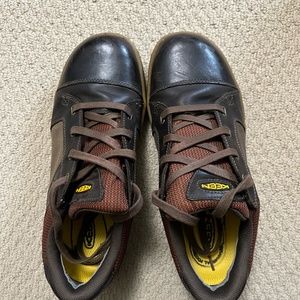 Keen steel toe shoes size M10 Brown